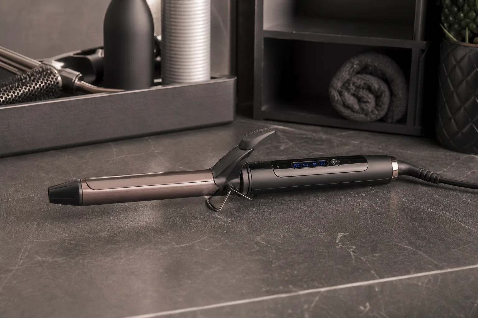 Lockenstab mit praeziser Temperaturkontrolle fuer professionelle Stylisten und Heimanwender
